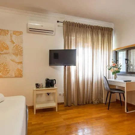 S.soares Hostel *
