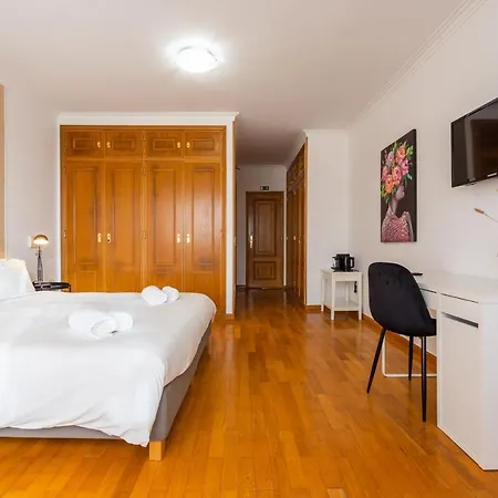 S.soares Hostel *